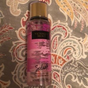 Victoria Secret body spray in Love Addict Splash